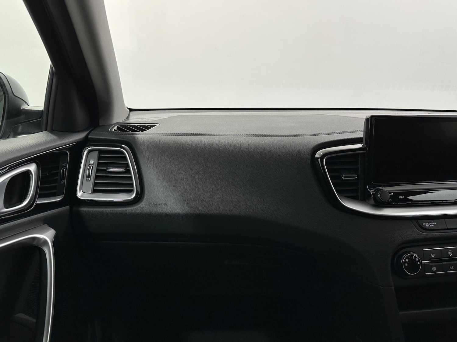 Used Kia XCeed for sale - 77174919: Photo 27