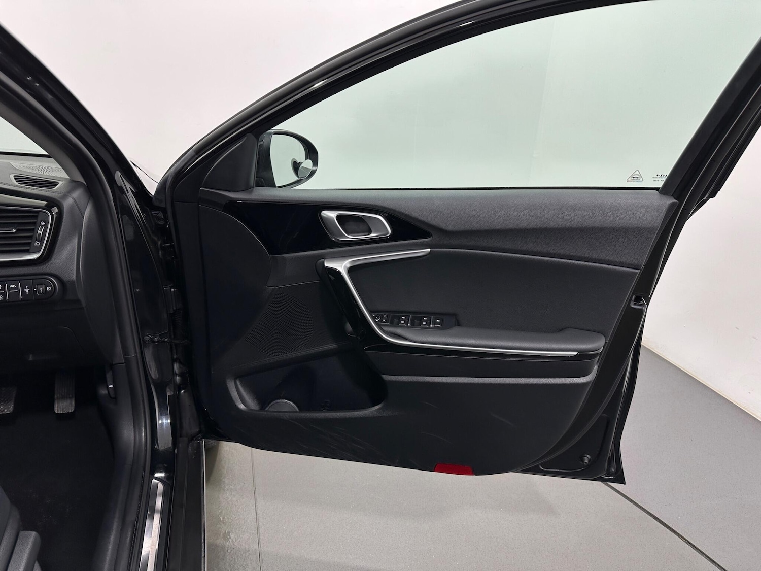 Used Kia XCeed for sale - 77174919: Photo 32