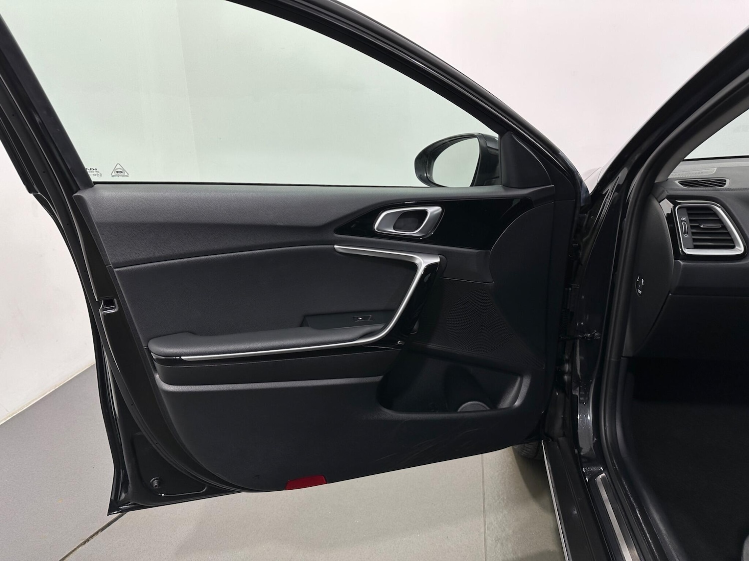 Used Kia XCeed for sale - 77174919: Photo 35