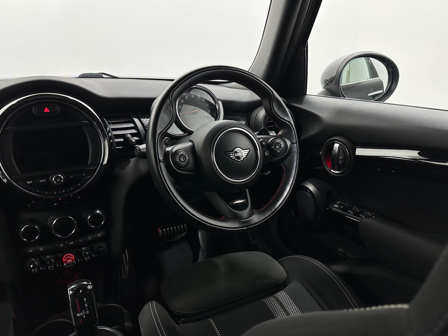 Used MINI Hatch 2019 for sale - 76878455: Photo 11