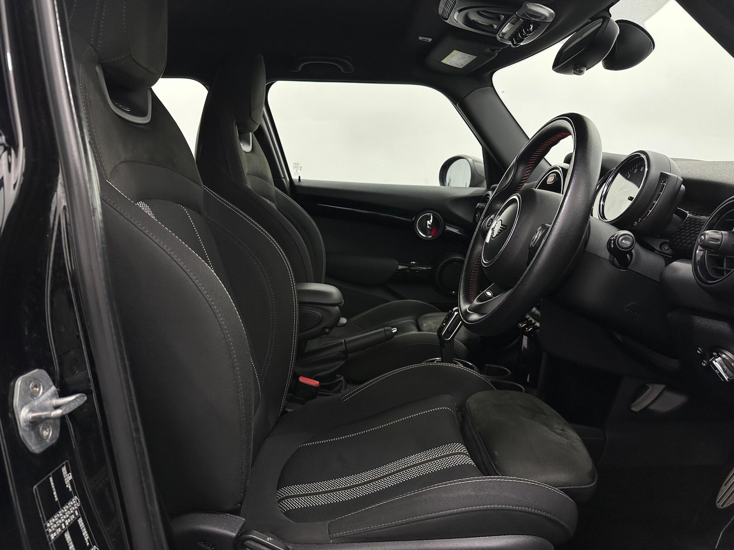 Used MINI Hatch 2019 for sale - 76878455: Photo 28