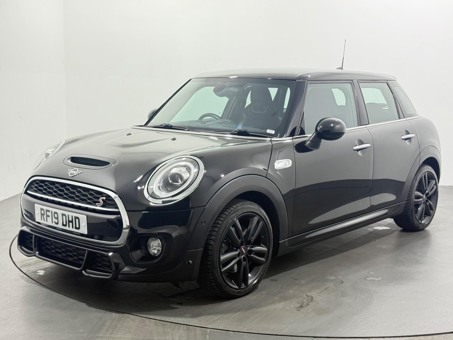 Used MINI Hatch 2019 for sale - 76878455: Photo 4