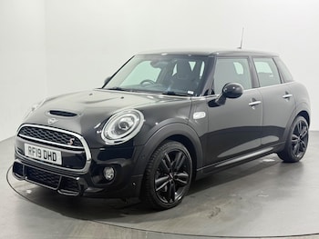 Used MINI Hatch 2019 for sale - 76878455: Photo