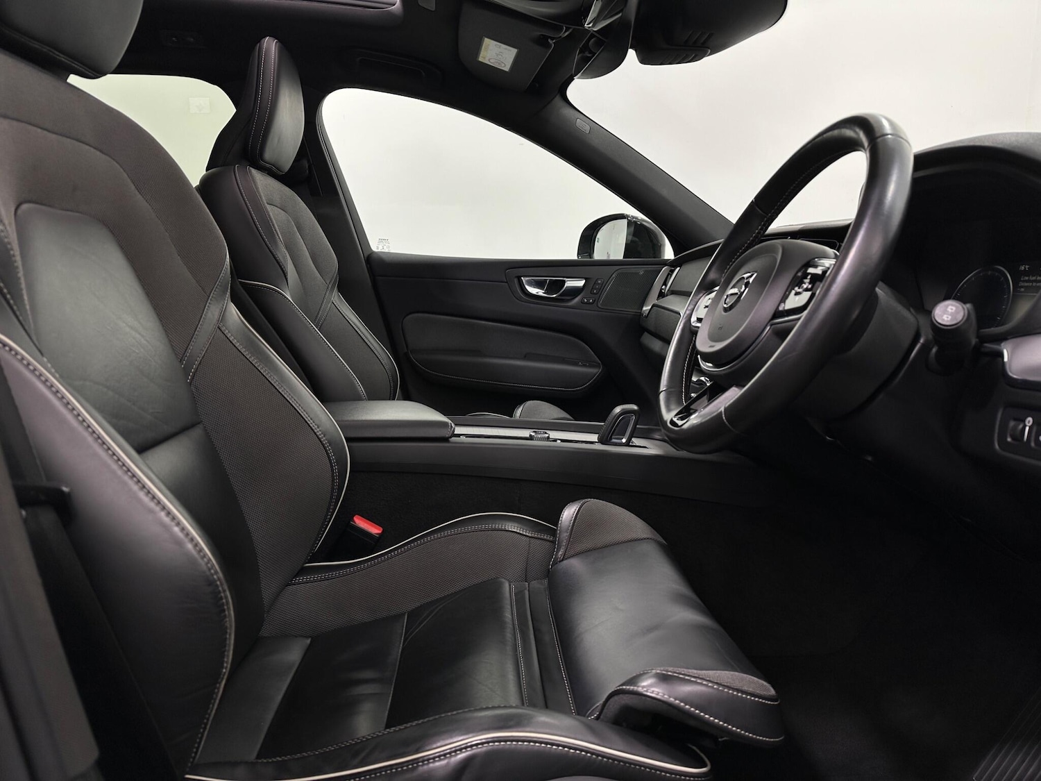 Used Volvo XC60 2021 for sale - 76878545: Photo 30