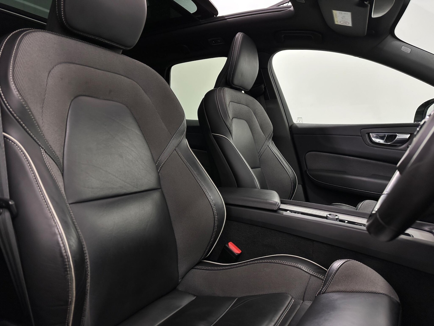 Used Volvo XC60 2021 for sale - 76878545: Photo 31