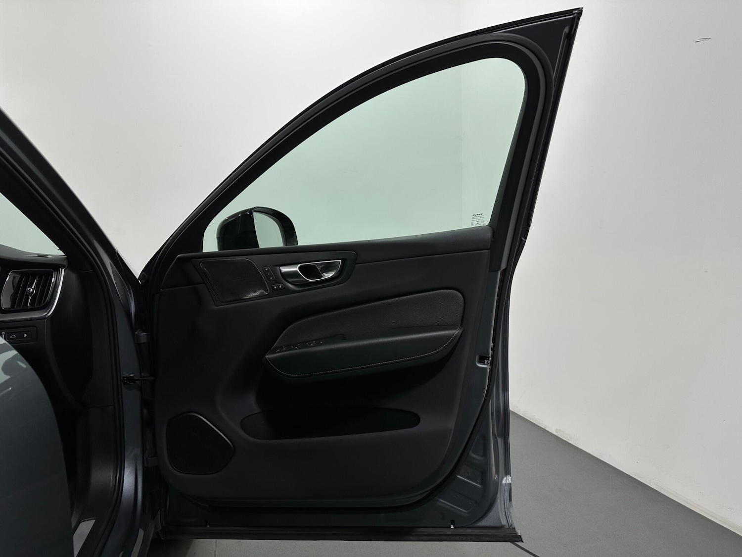 Used Volvo XC60 2021 for sale - 76878545: Photo 33