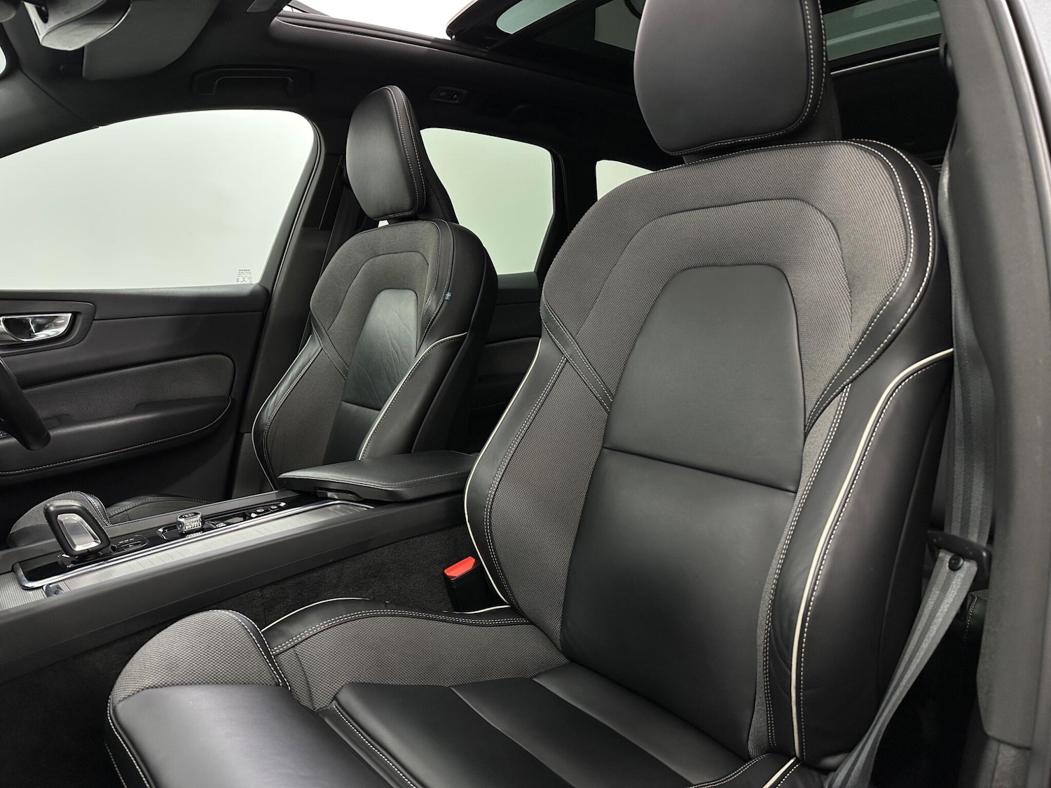 Used Volvo XC60 2021 for sale - 76878545: Photo 35