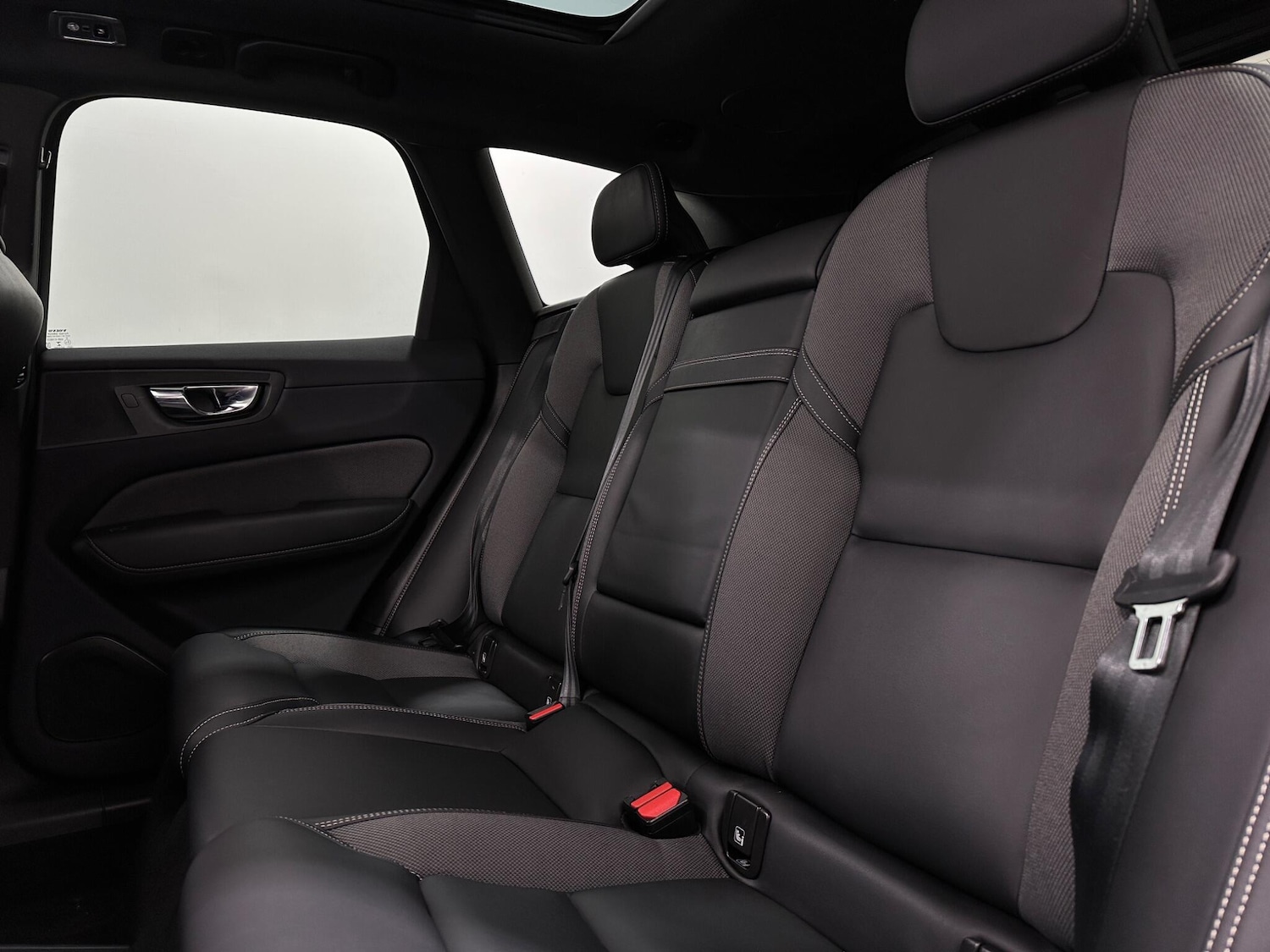 Used Volvo XC60 2021 for sale - 76878545: Photo 38