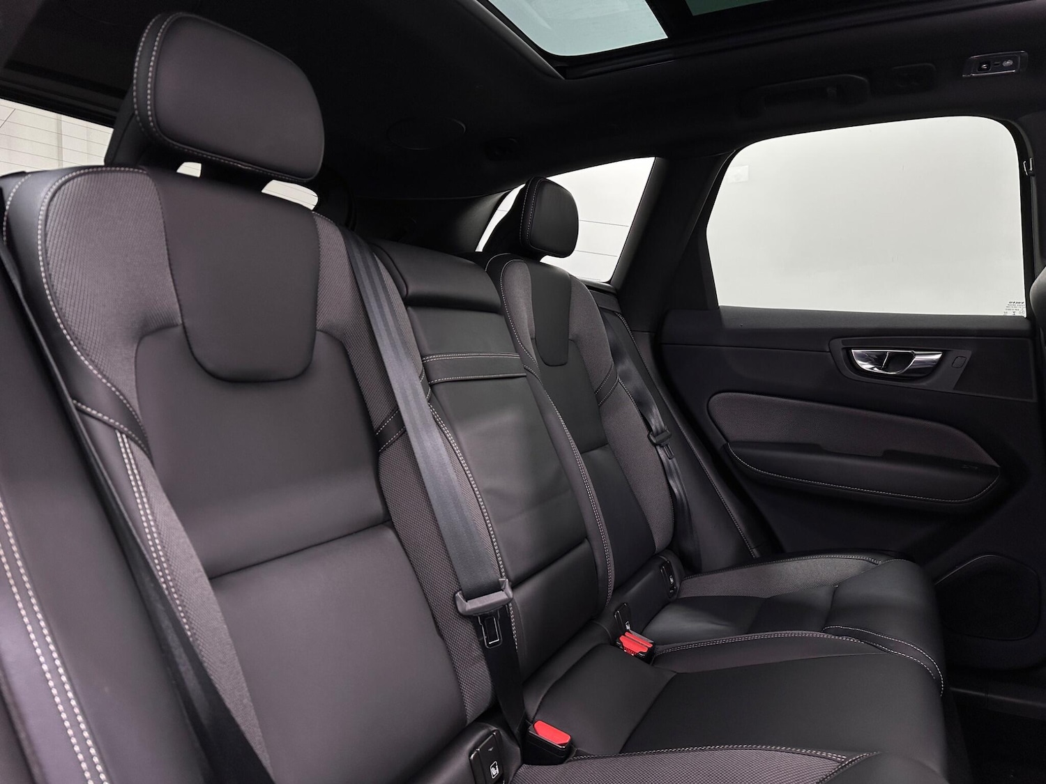 Used Volvo XC60 2021 for sale - 76878545: Photo 44