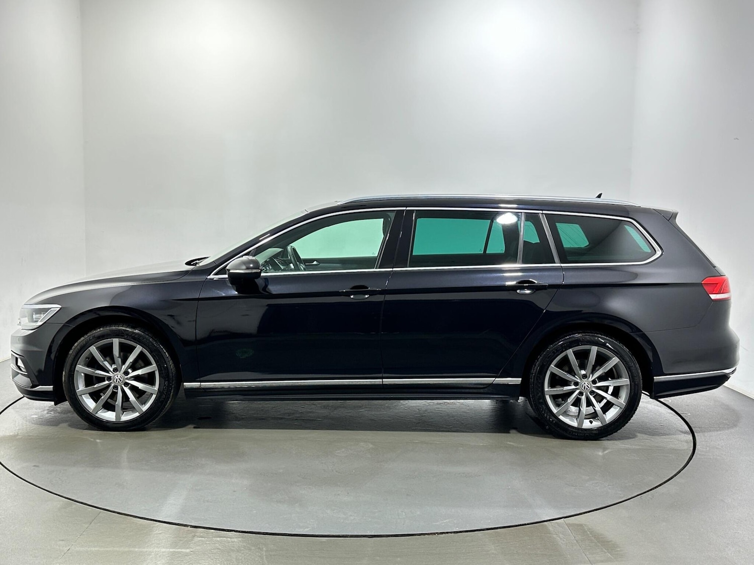 Used Volkswagen Passat for sale - 77658808: Photo 5