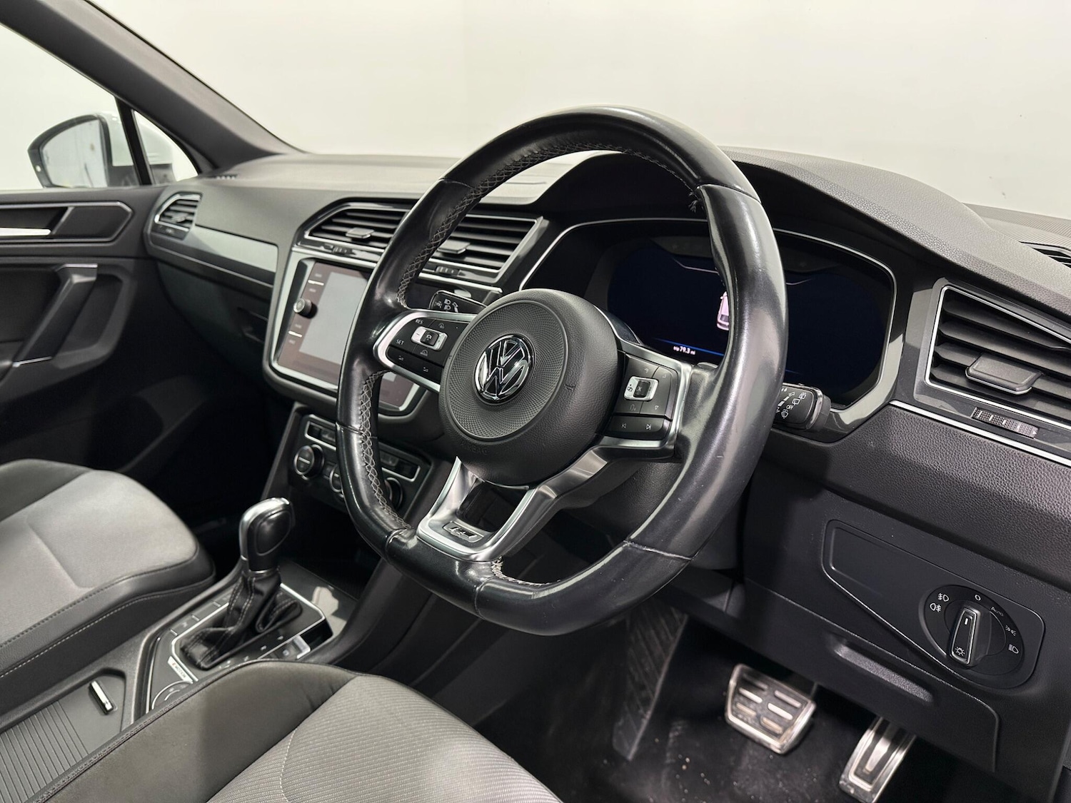 Used Volkswagen Tiguan for sale - 78127999: Photo 10