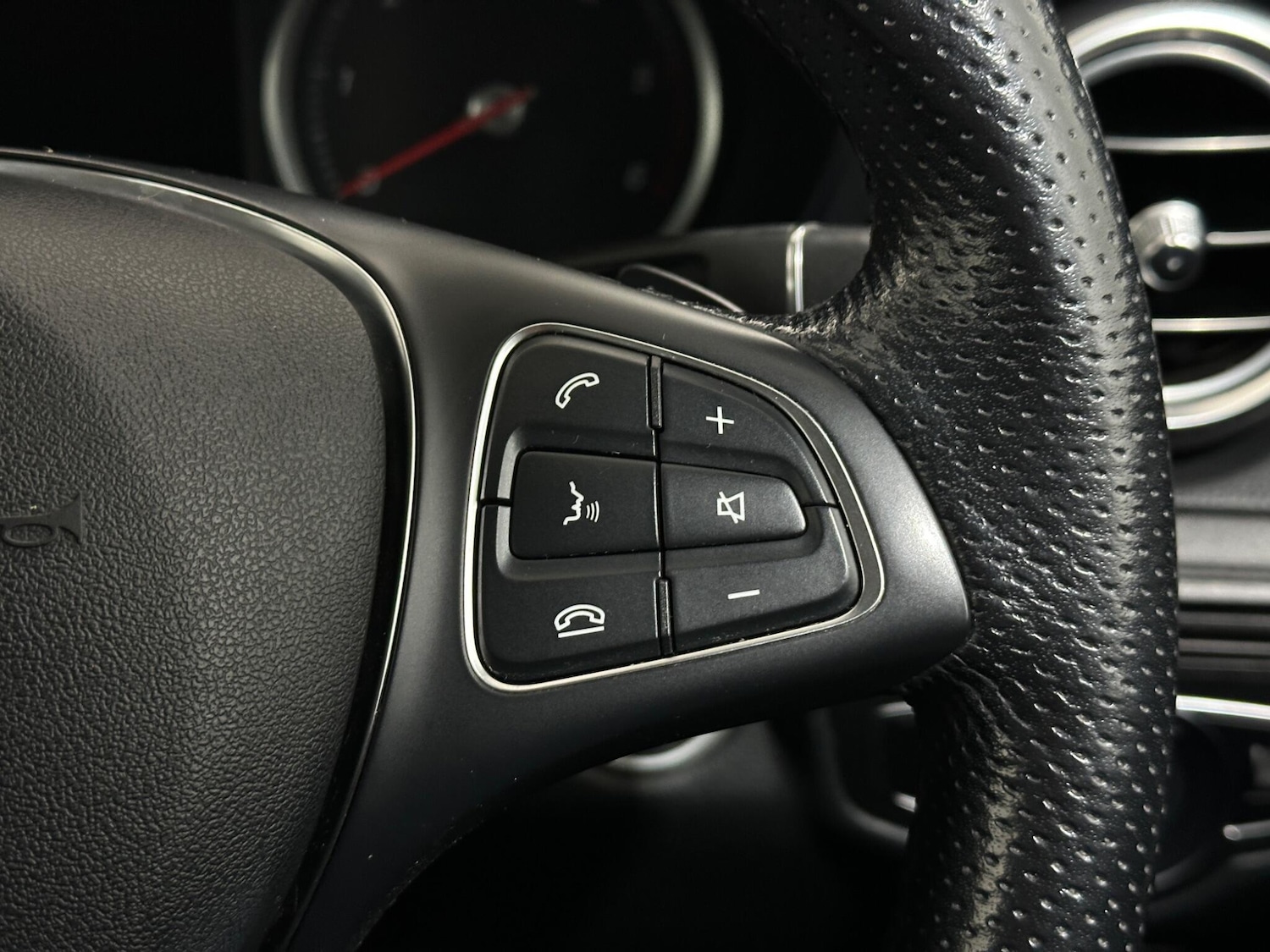 Used Mercedes-Benz GLC 2018 for sale - 78072389: Photo 16