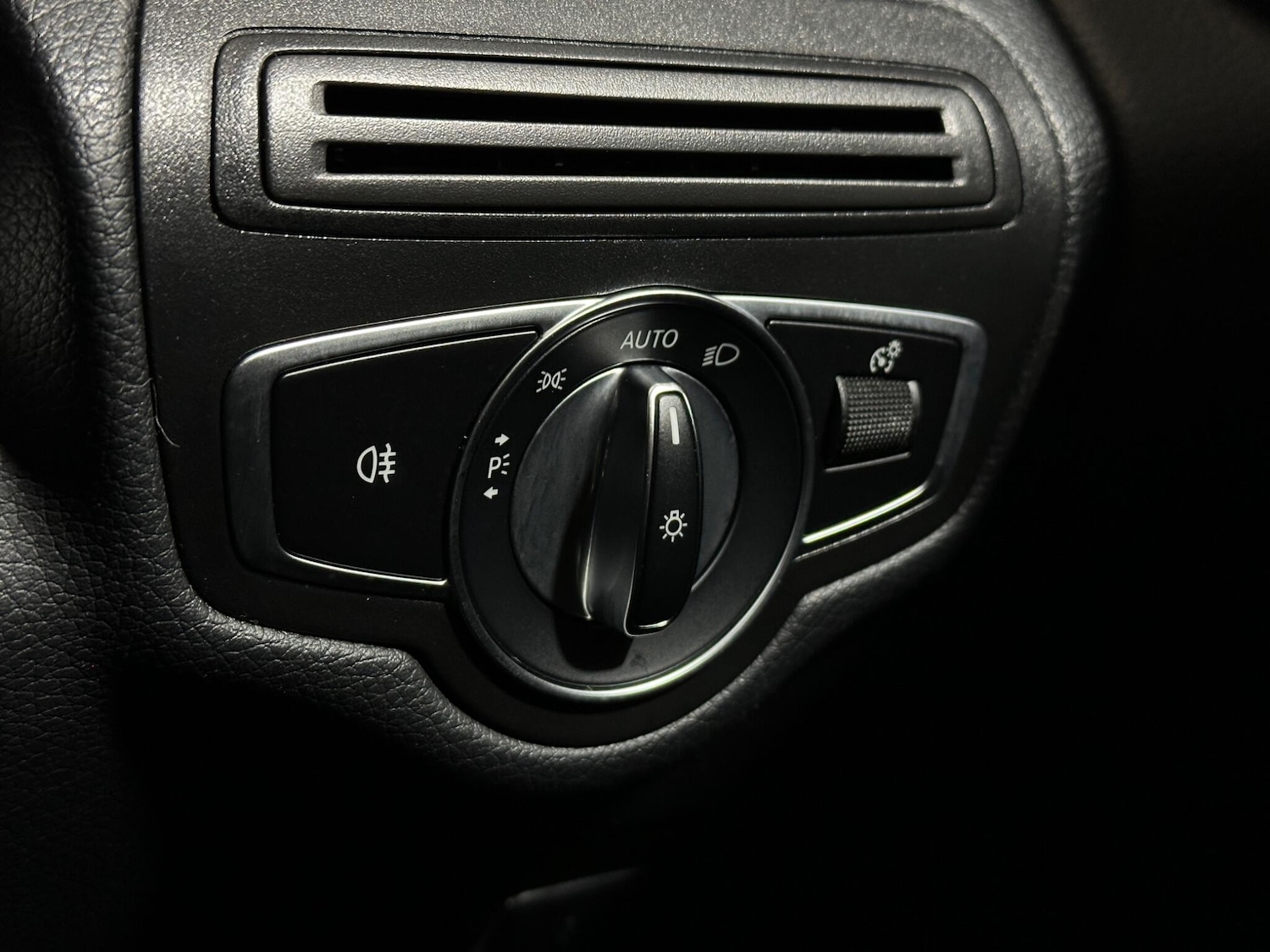 Used Mercedes-Benz GLC 2018 for sale - 78072389: Photo 18