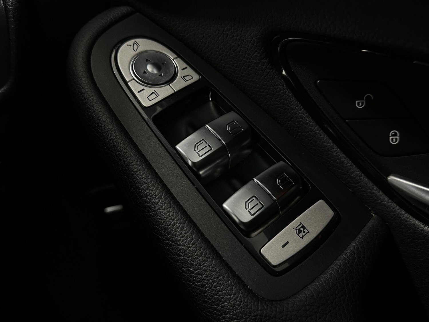 Used Mercedes-Benz GLC 2018 for sale - 78072389: Photo 19