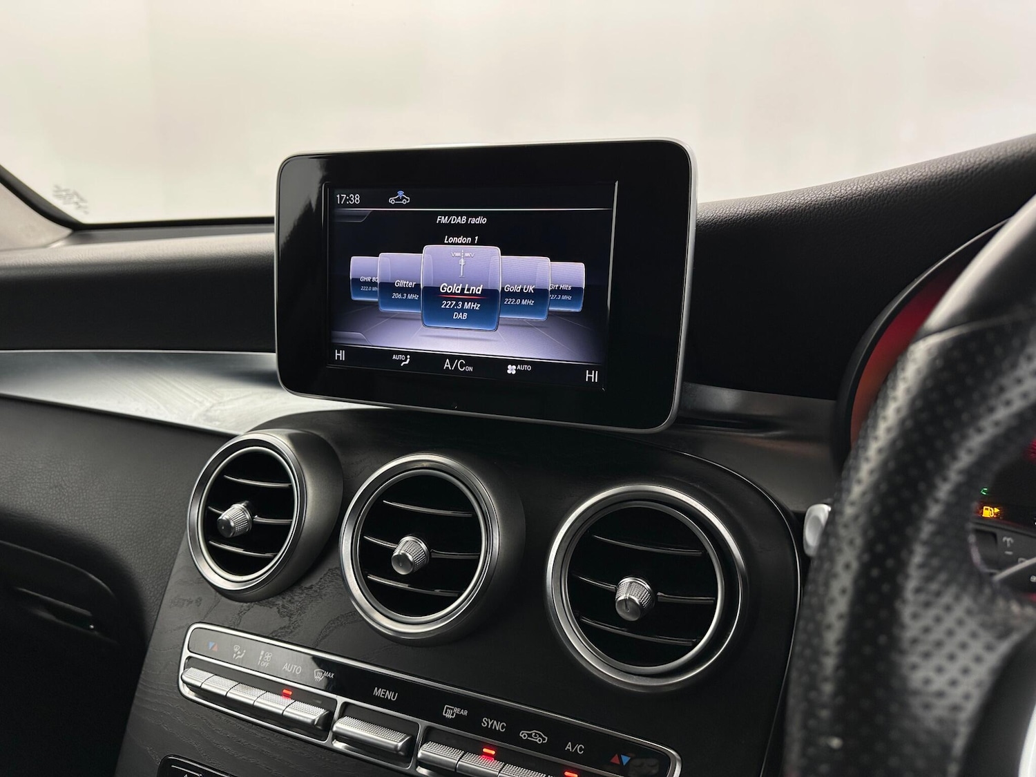 Used Mercedes-Benz GLC 2018 for sale - 78072389: Photo 26