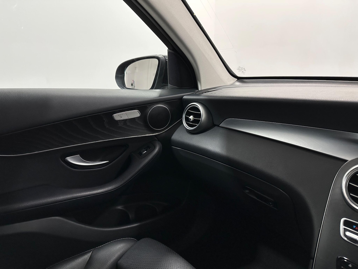 Used Mercedes-Benz GLC 2018 for sale - 78072389: Photo 28