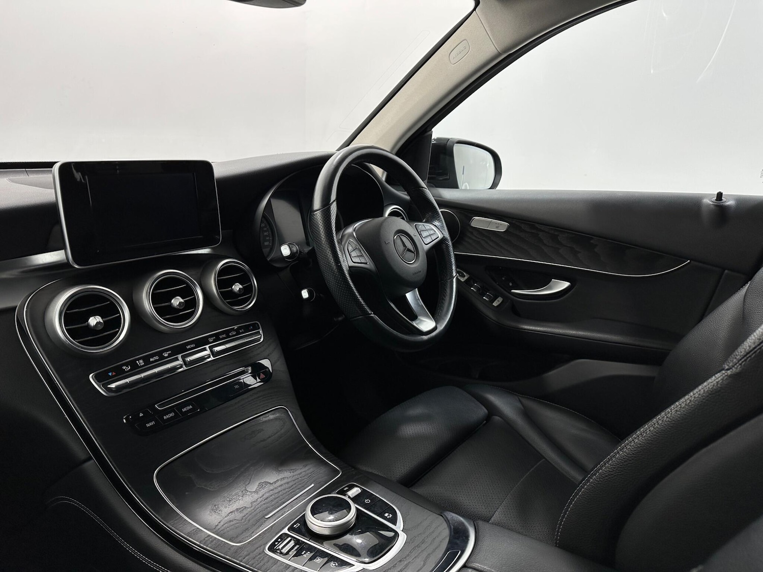 Used Mercedes-Benz GLC 2018 for sale - 78072389: Photo 32