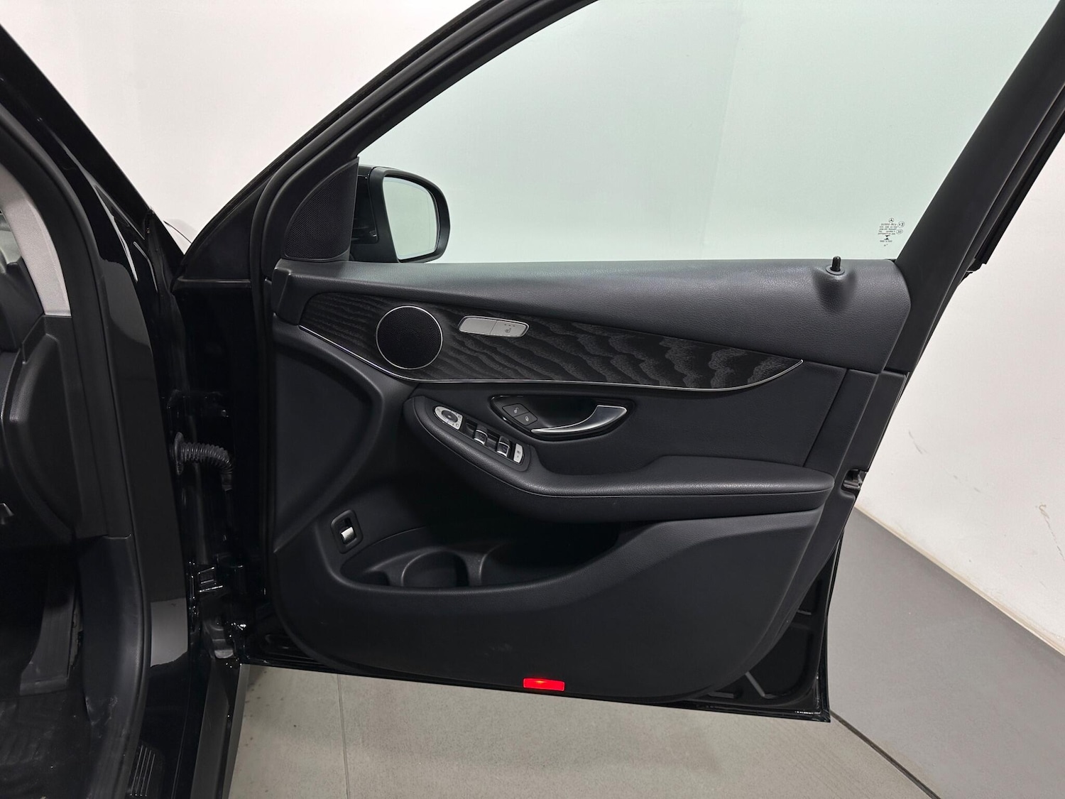 Used Mercedes-Benz GLC 2018 for sale - 78072389: Photo 35