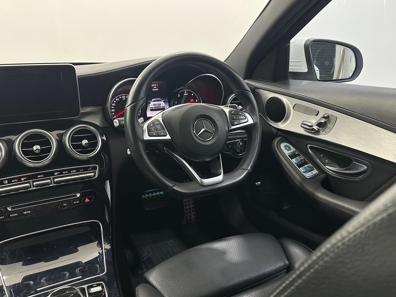 Used Mercedes-Benz C Class 2014 for sale - 77156285: Photo 11