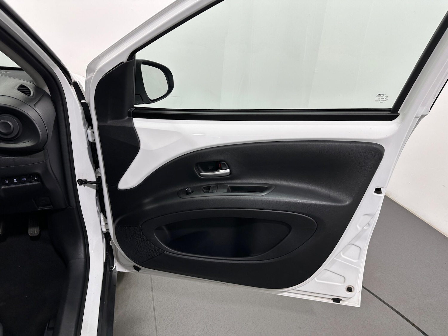 Used Toyota Aygo X 2022 for sale - 77315345: Photo 30