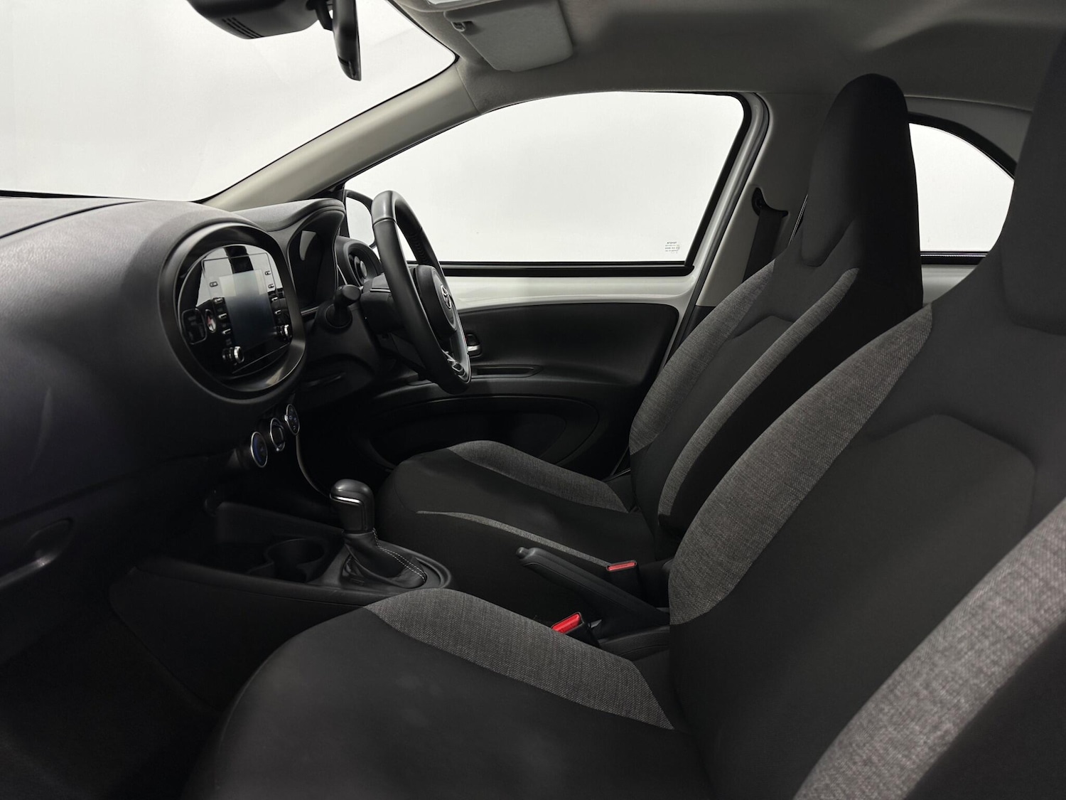 Used Toyota Aygo X 2022 for sale - 77315345: Photo 31