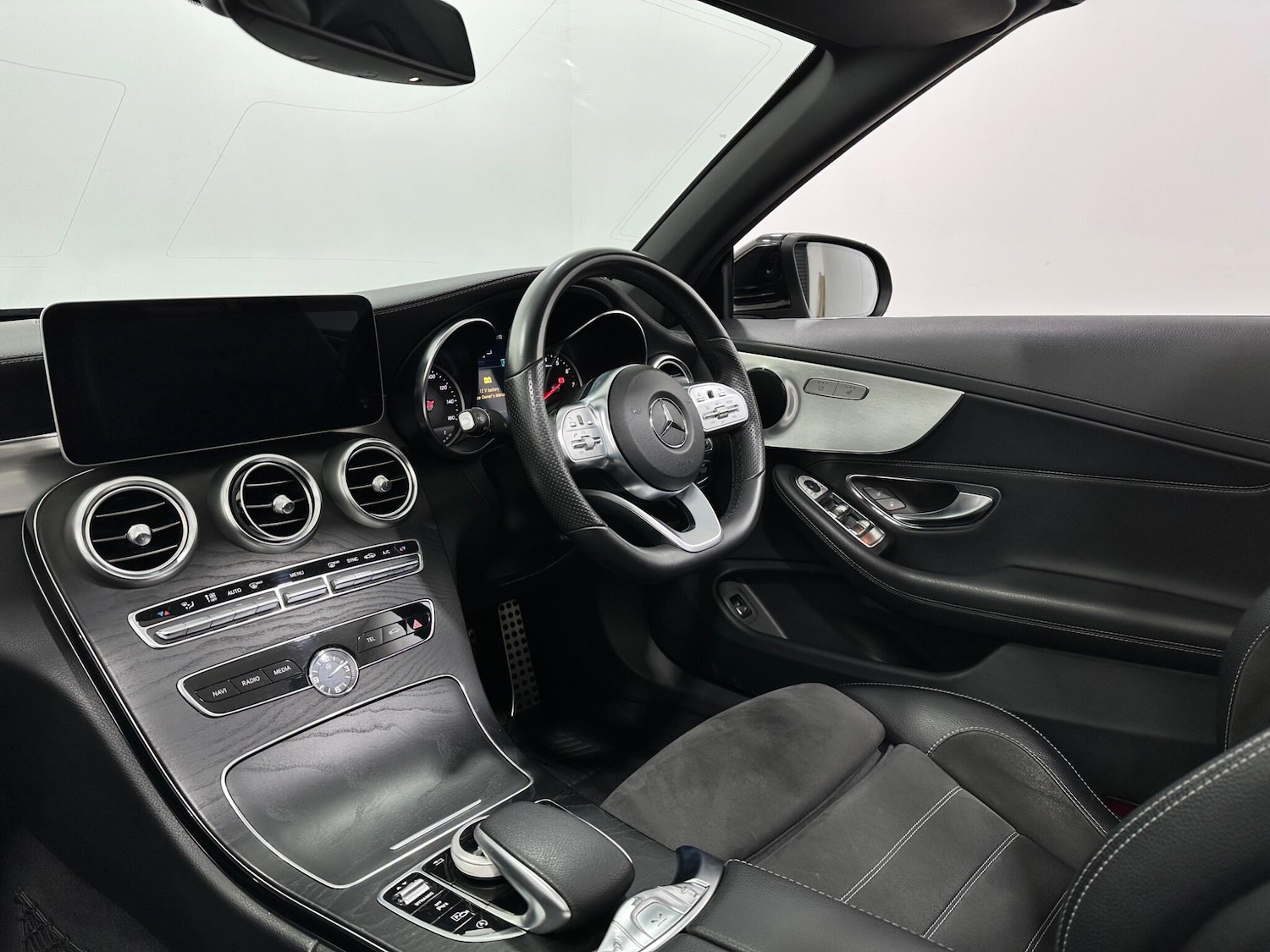 Used Mercedes-Benz C Class 2019 for sale - 77611557: Photo 31