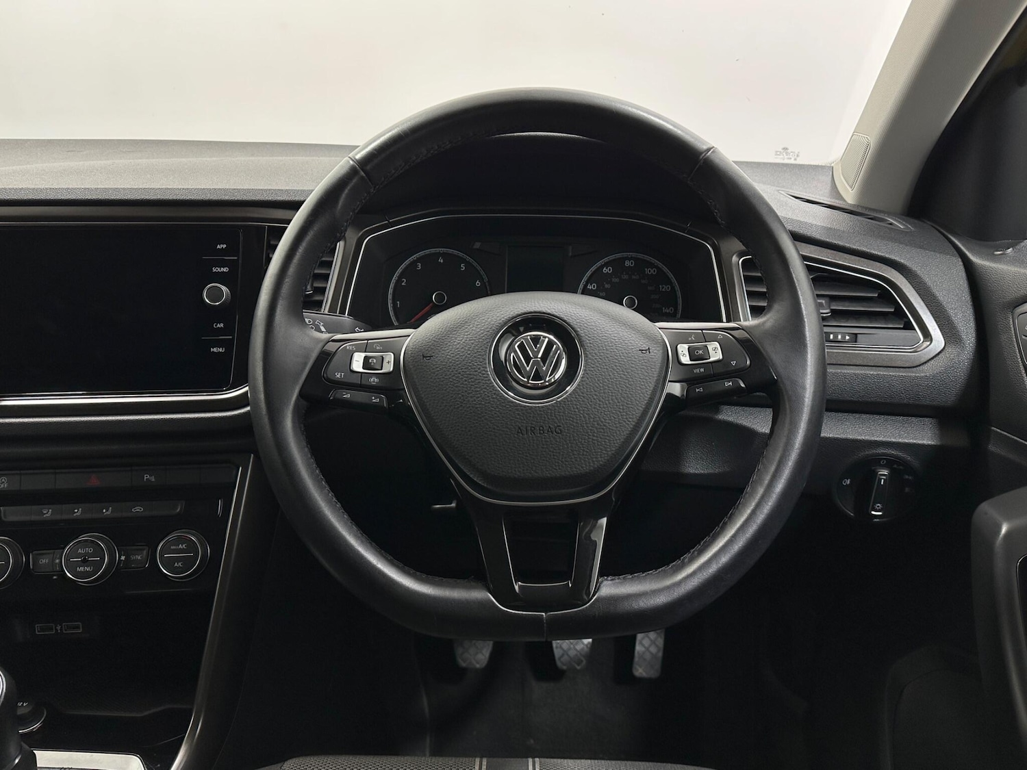 Used Volkswagen T-Roc 2020 for sale - 76878671: Photo 12