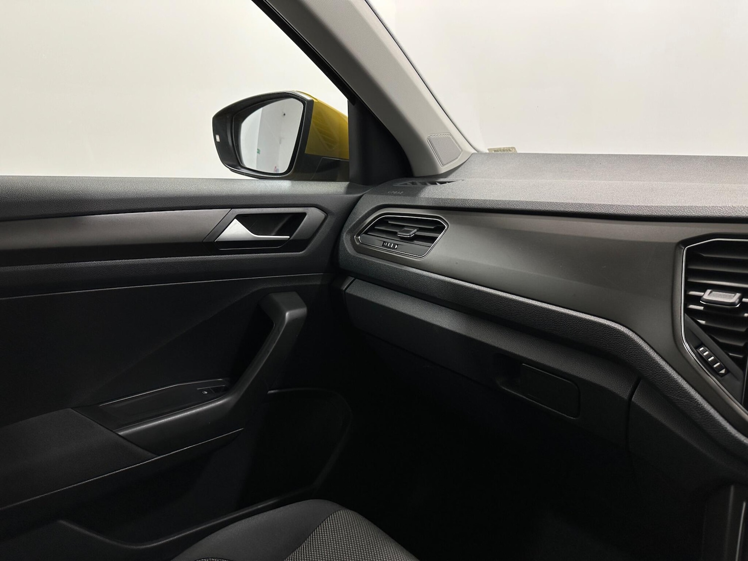 Used Volkswagen T-Roc 2020 for sale - 76878671: Photo 24