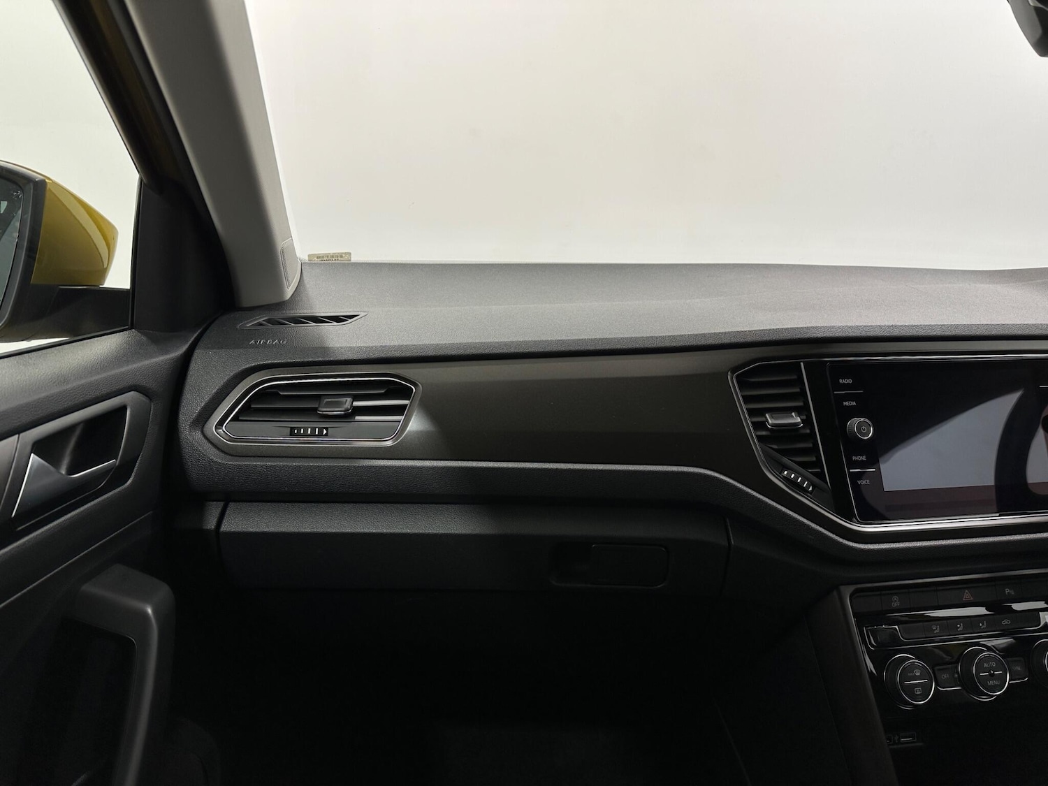 Used Volkswagen T-Roc 2020 for sale - 76878671: Photo 26