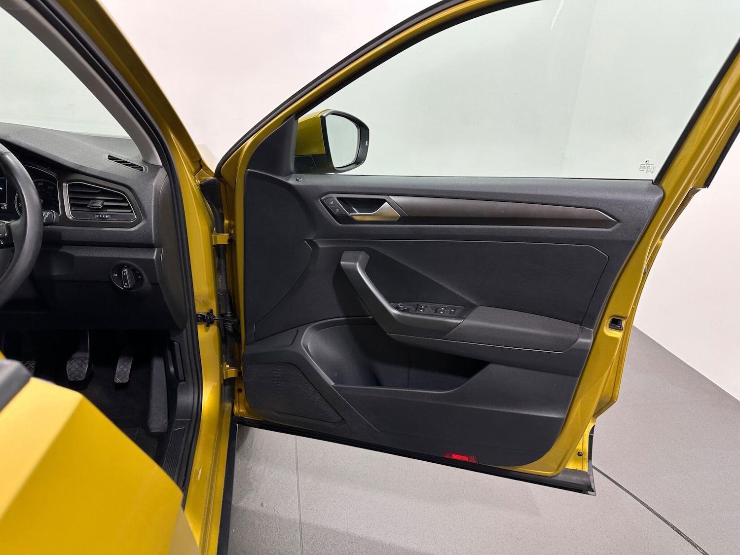 Used Volkswagen T-Roc 2020 for sale - 76878671: Photo 30