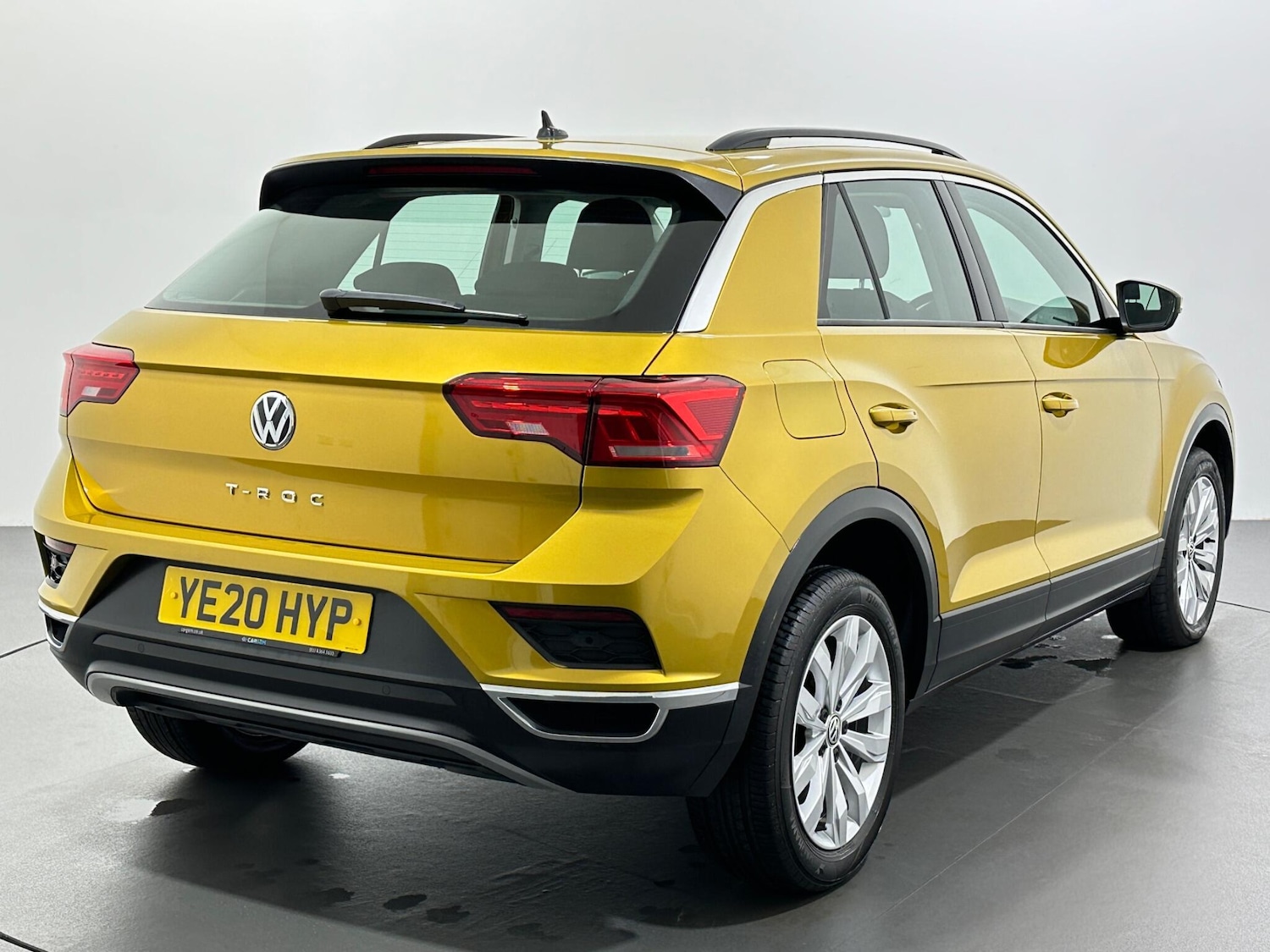 Used Volkswagen T-Roc 2020 for sale - 76878671: Photo 8