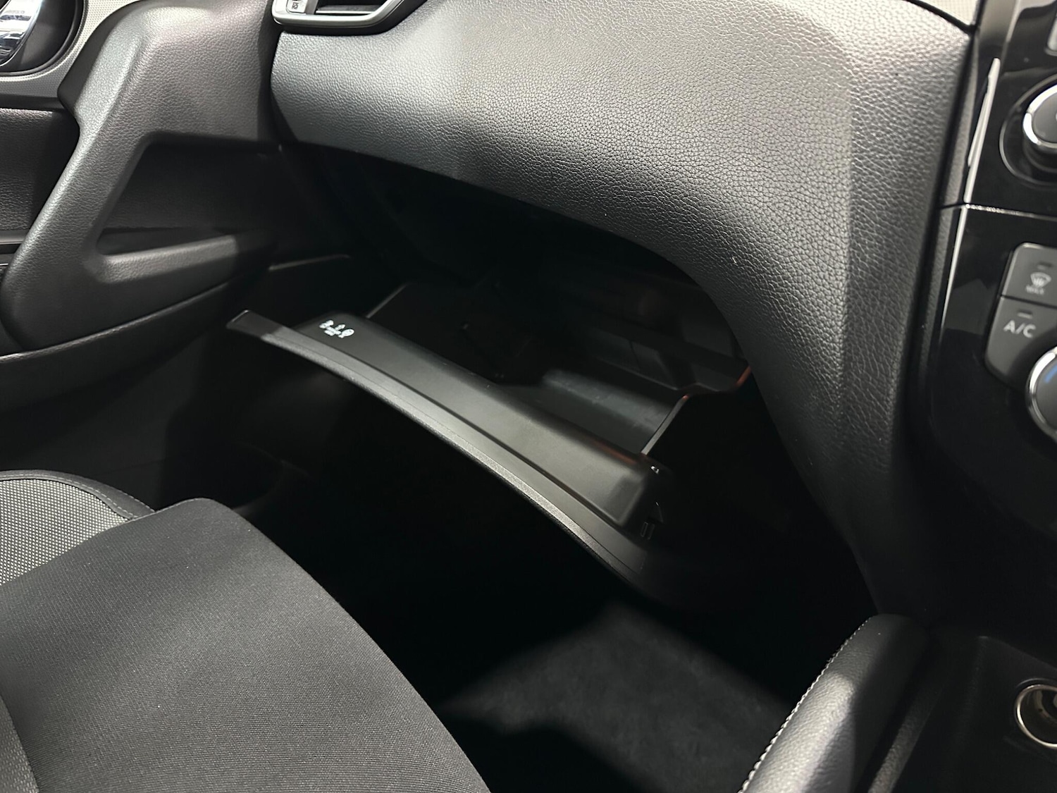 Used Nissan Qashqai 2018 for sale - 76878532: Photo 25