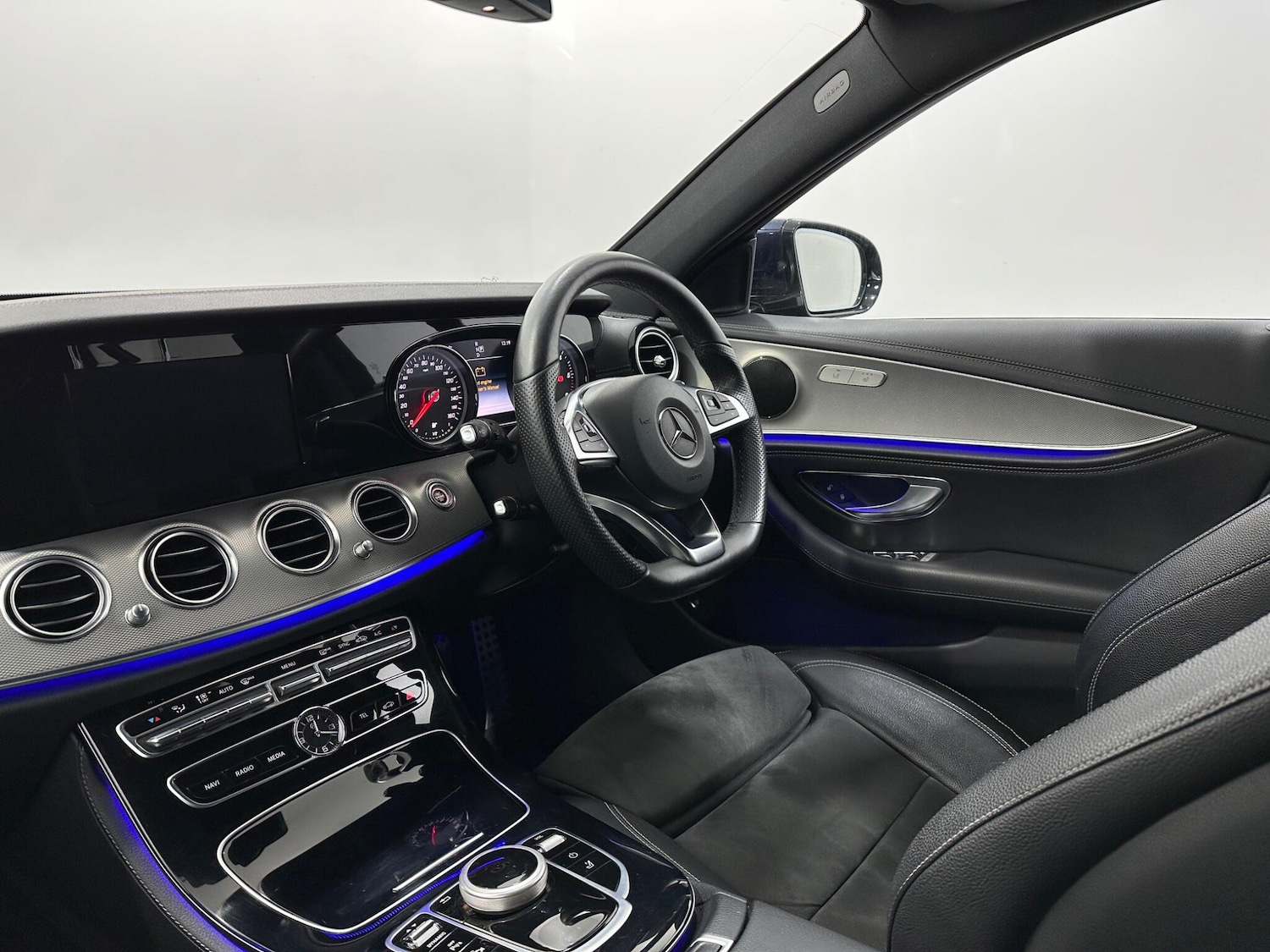 Used Mercedes-Benz E Class 2017 for sale - 77550190: Photo 32