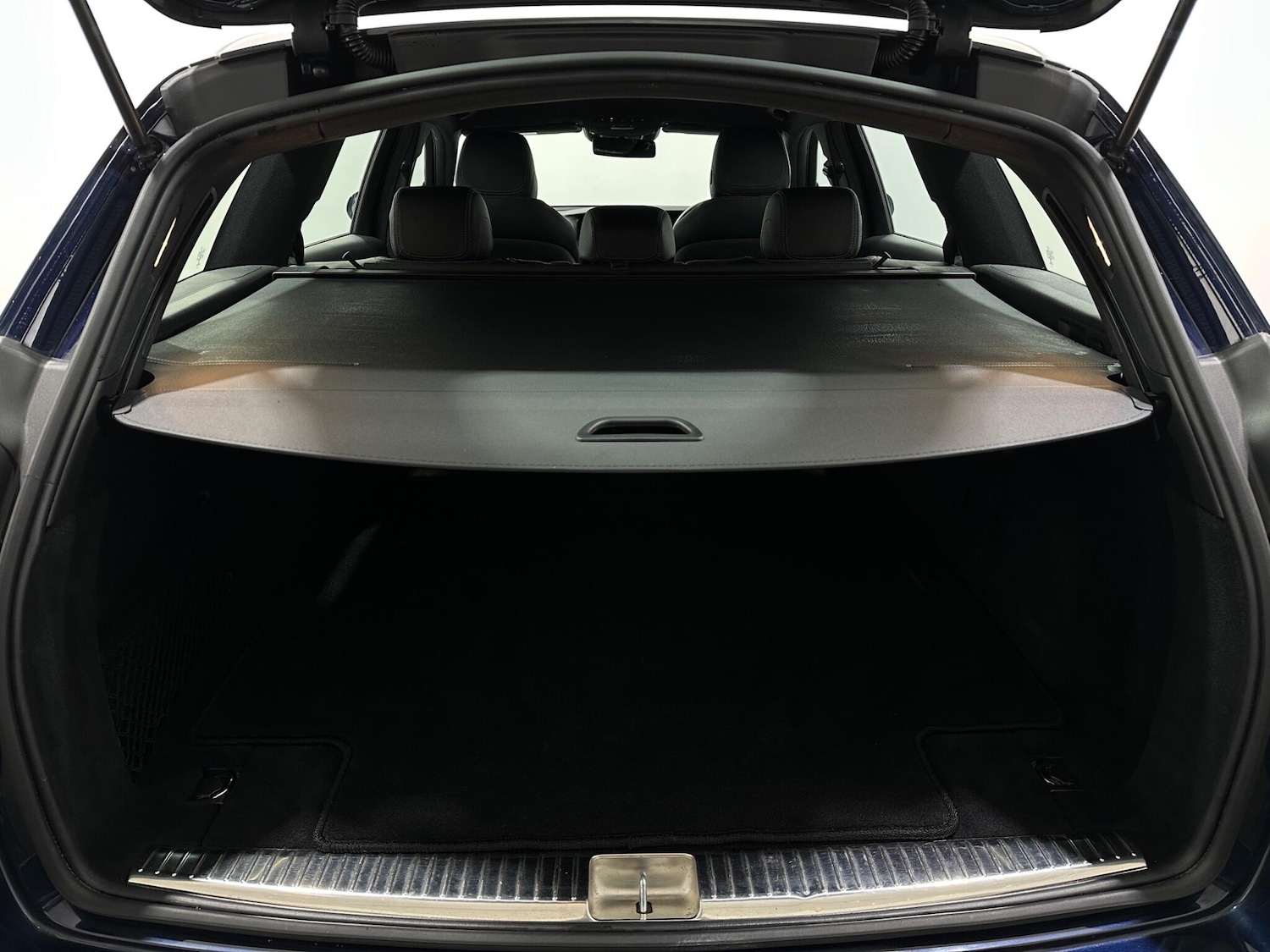 Used Mercedes-Benz E Class 2017 for sale - 77550190: Photo 46