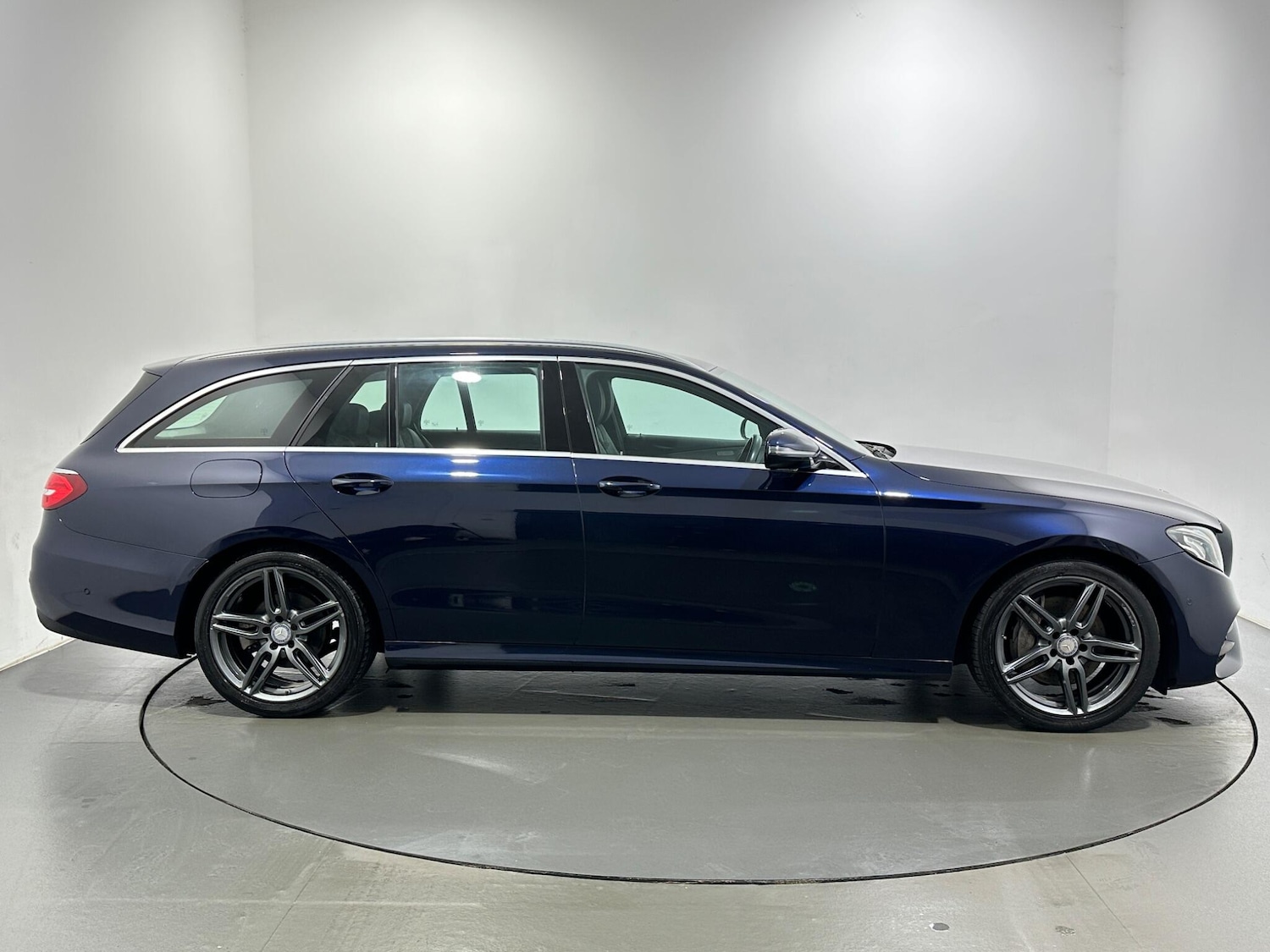 Used Mercedes-Benz E Class 2017 for sale - 77550190: Photo 9