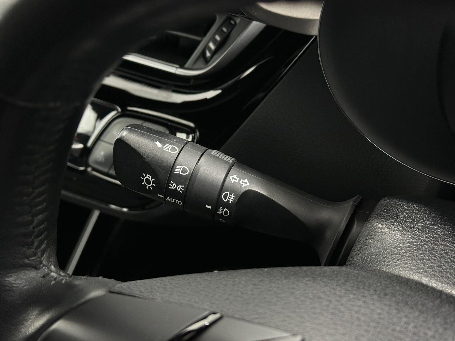 Used Toyota C-HR 2021 for sale - 78047439: Photo 14