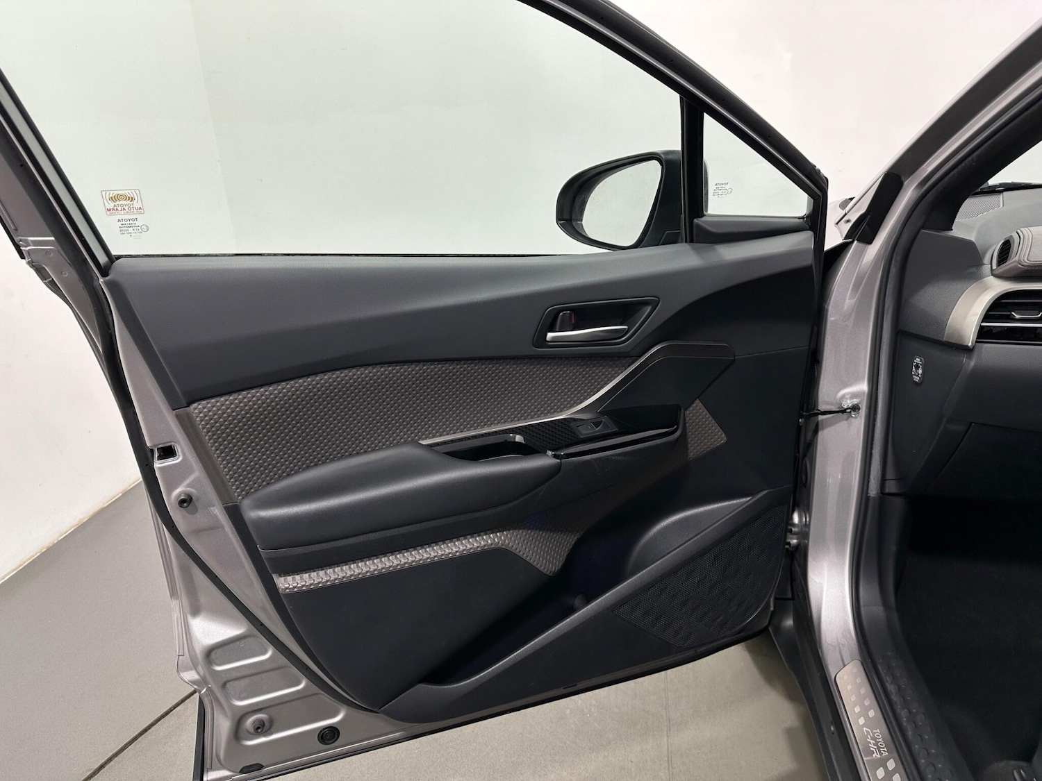 Used Toyota C-HR 2021 for sale - 78047439: Photo 37