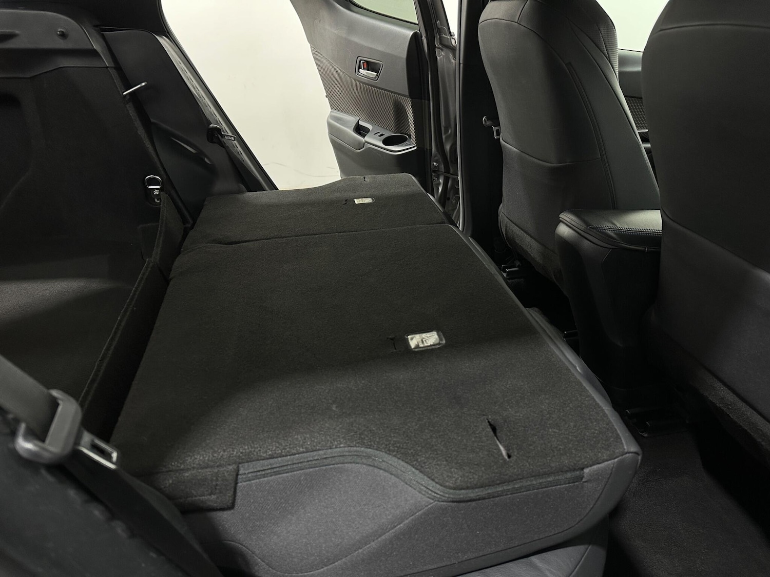 Used Toyota C-HR 2021 for sale - 78047439: Photo 46