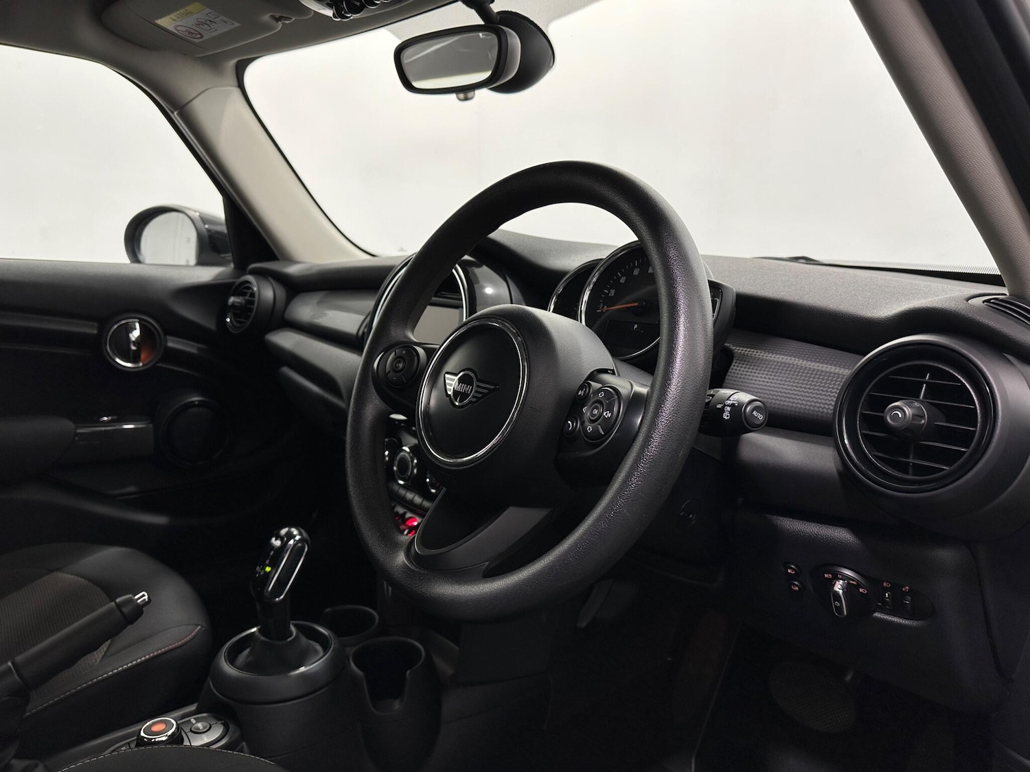 Used MINI Hatch 2019 for sale - 76878554: Photo 10