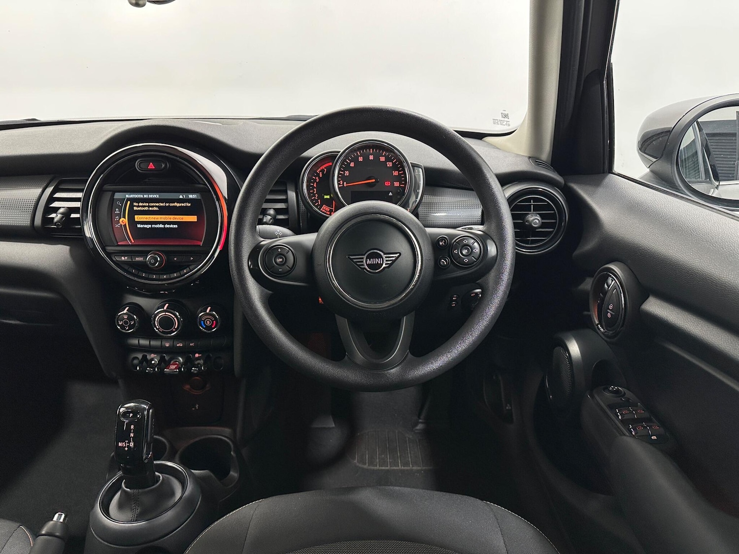 Used MINI Hatch 2019 for sale - 76878554: Photo 12