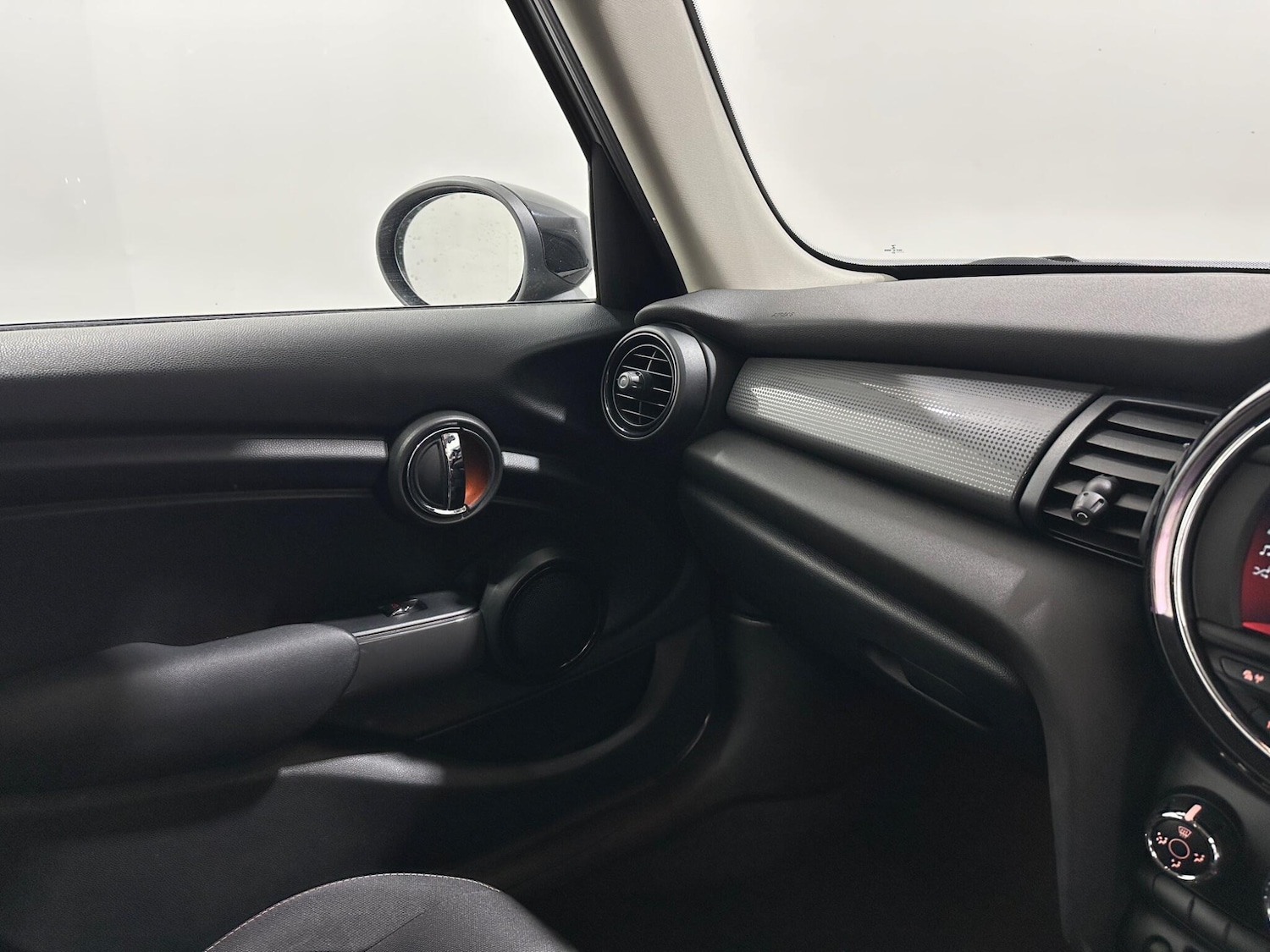 Used MINI Hatch 2019 for sale - 76878554: Photo 23