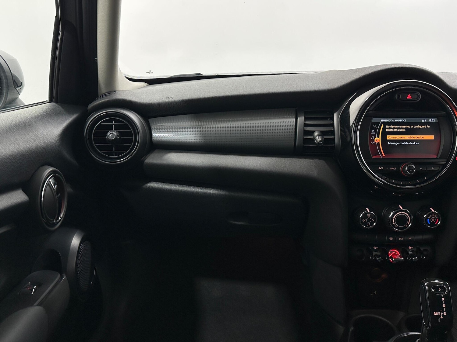 Used MINI Hatch 2019 for sale - 76878554: Photo 25