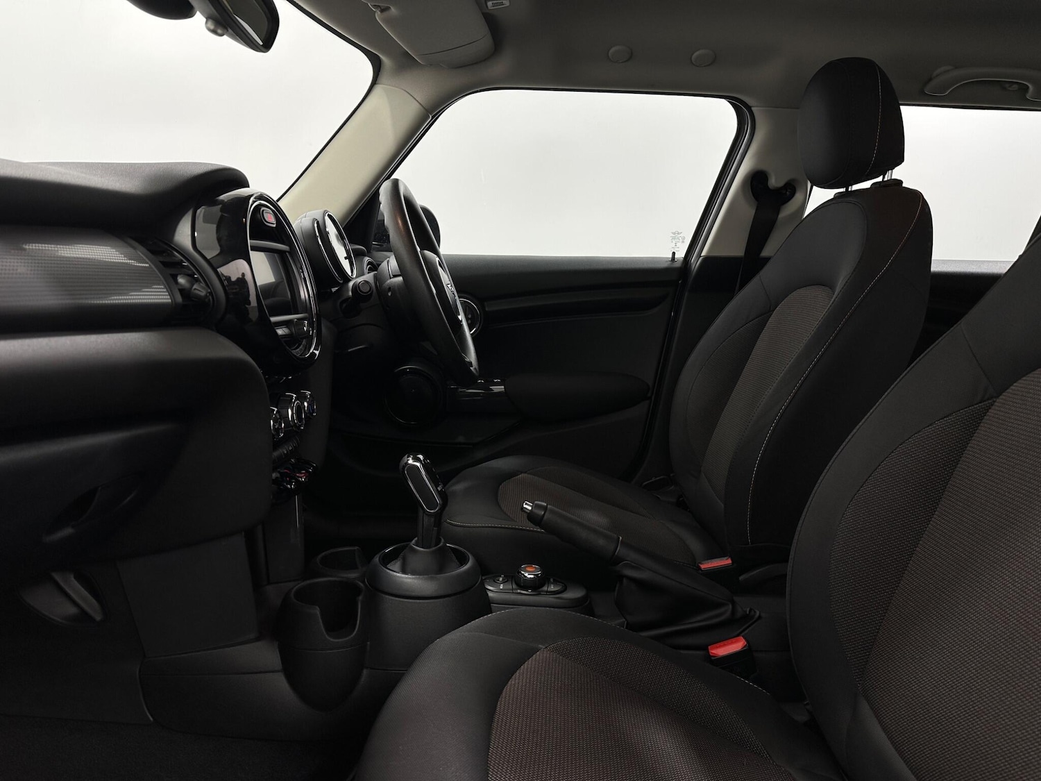 Used MINI Hatch 2019 for sale - 76878554: Photo 31