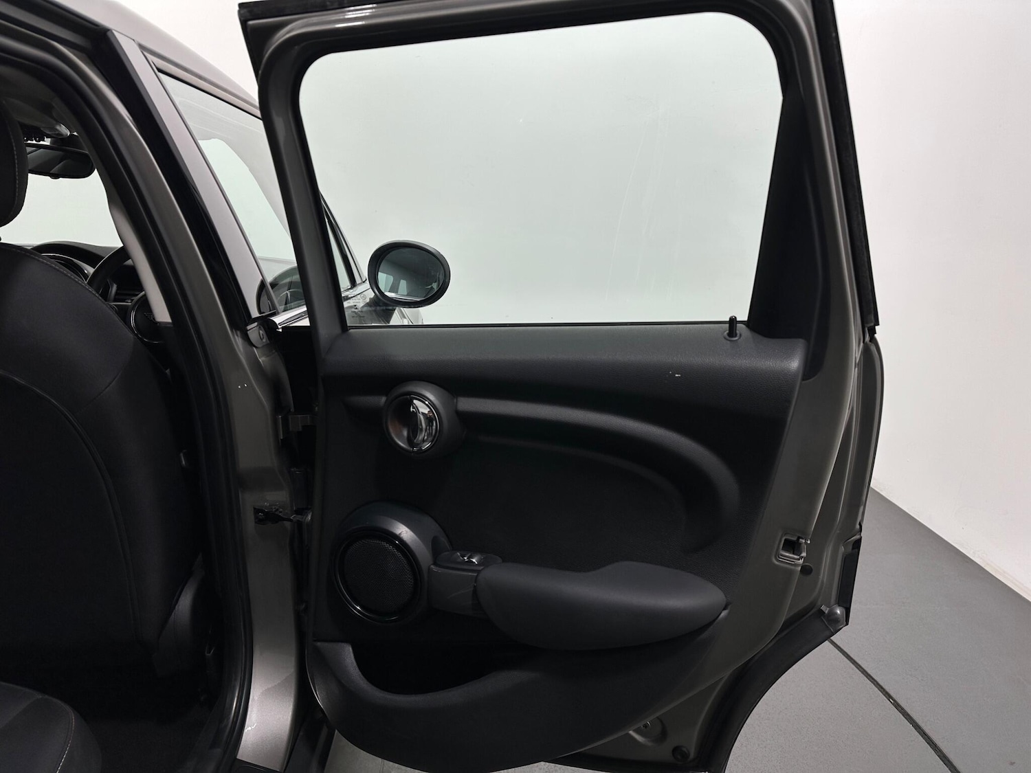 Used MINI Hatch 2019 for sale - 76878554: Photo 40