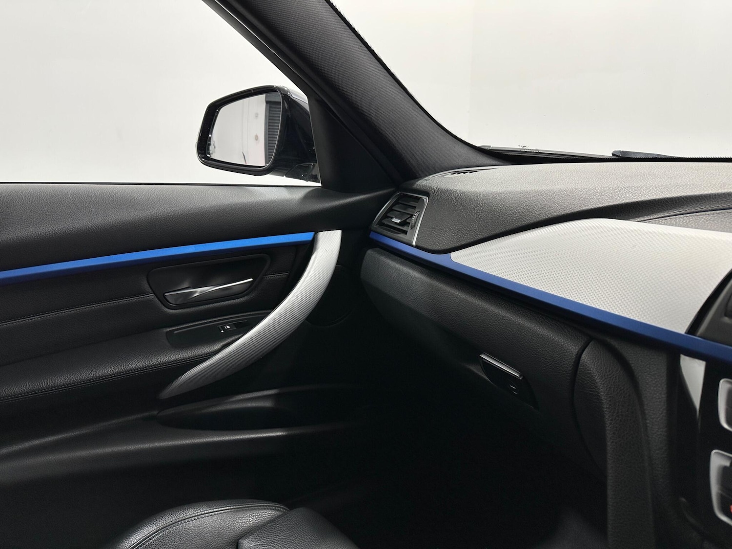 Used BMW 3 Series 2017 for sale - 77723872: Photo 26