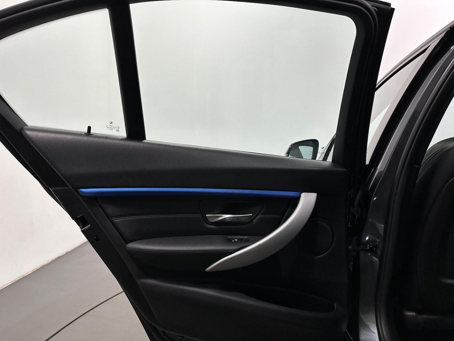 Used BMW 3 Series 2017 for sale - 77723872: Photo 40