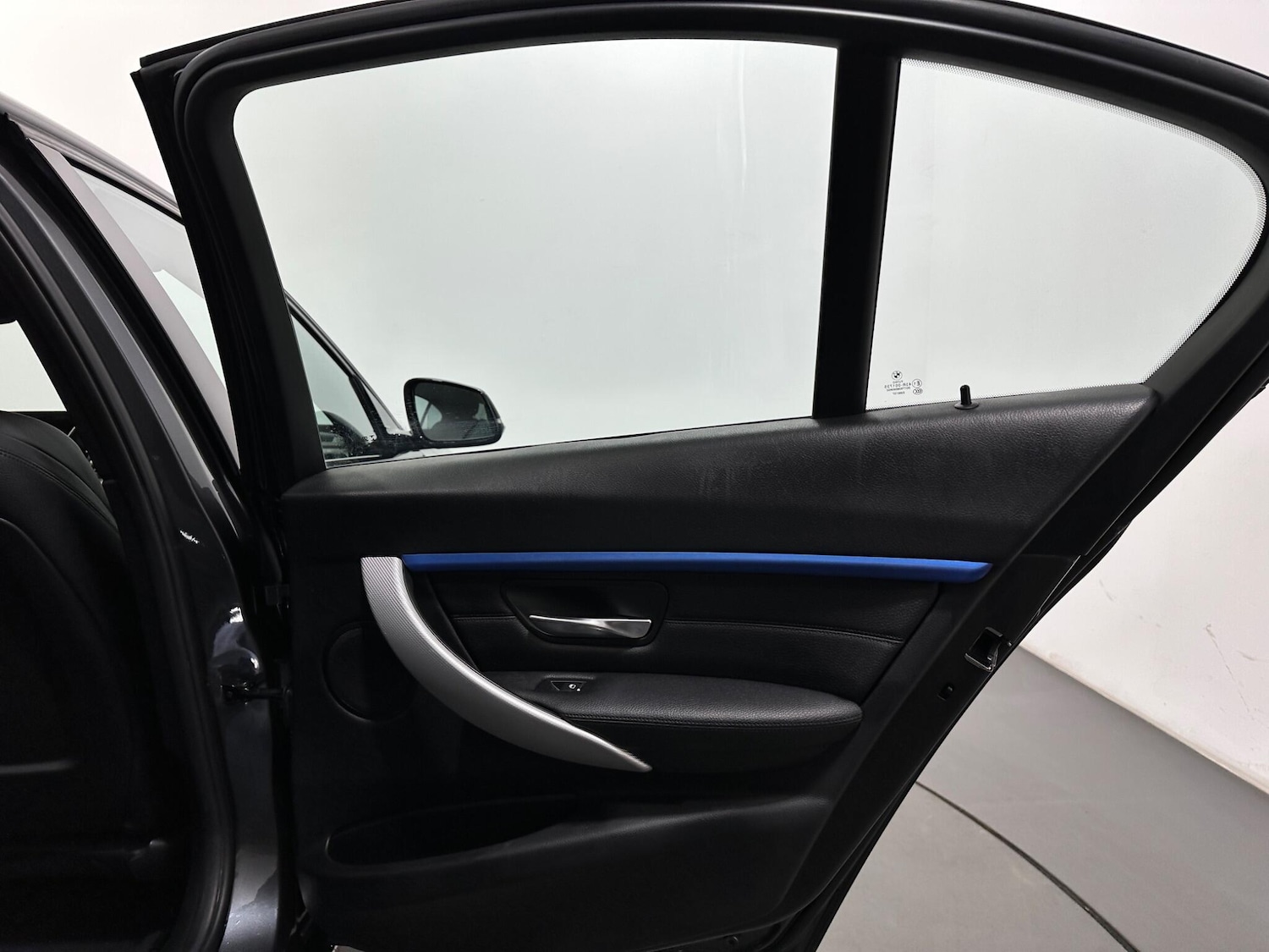 Used BMW 3 Series 2017 for sale - 77723872: Photo 43