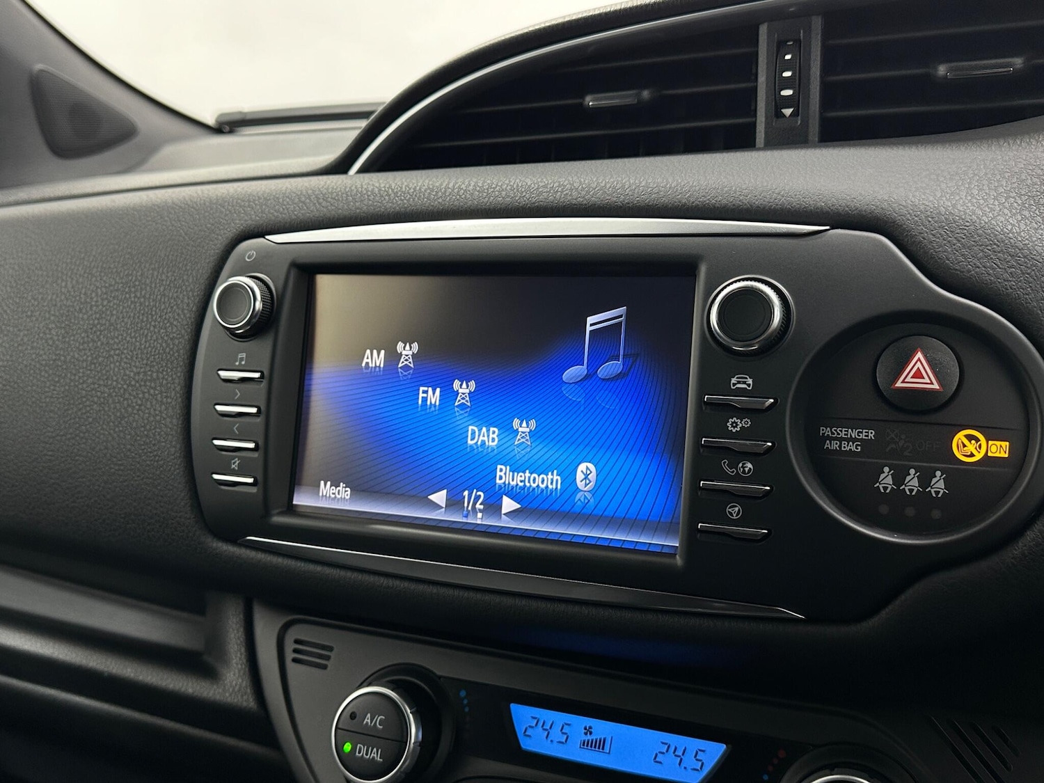 Used Toyota Yaris 2019 for sale - 77358486: Photo 24