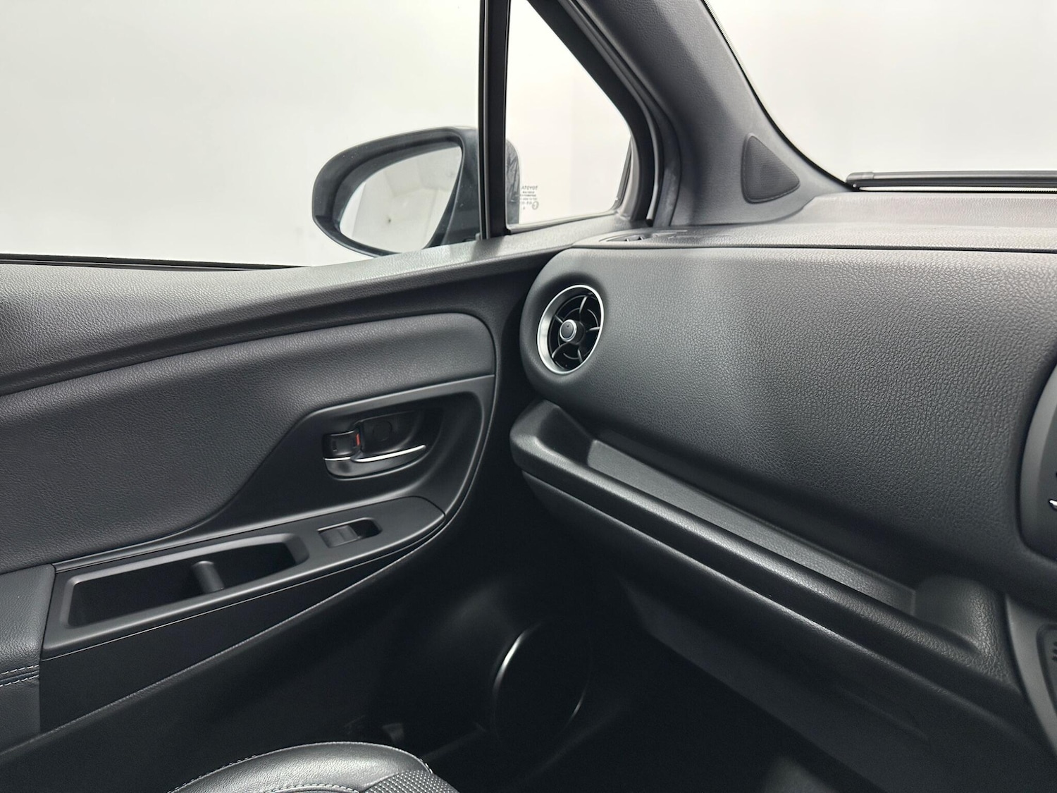 Used Toyota Yaris 2019 for sale - 77358486: Photo 25