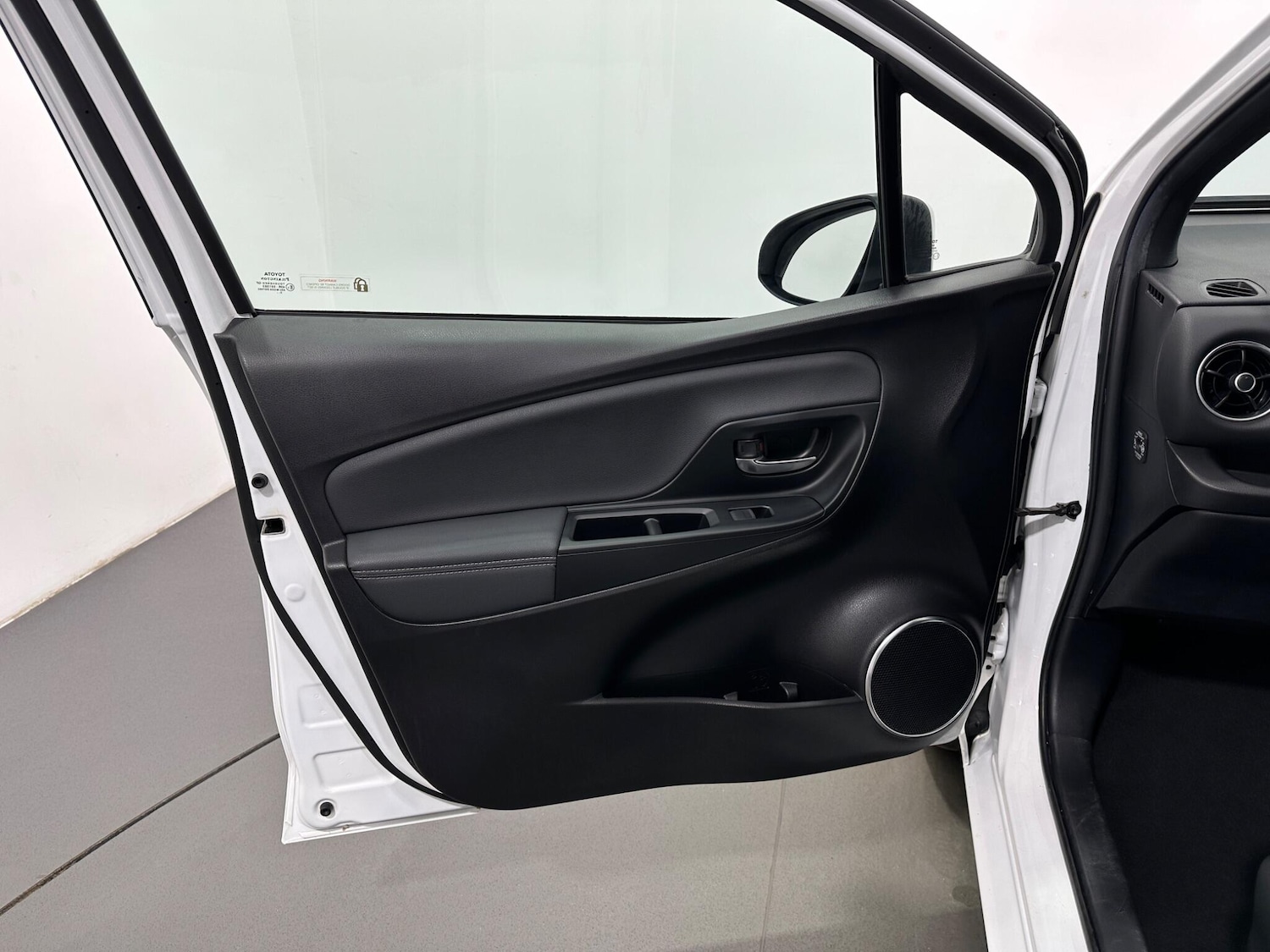 Used Toyota Yaris 2019 for sale - 77358486: Photo 34